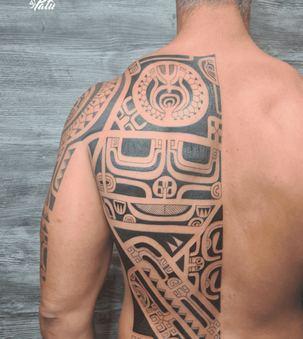 tatouage-tahiti-papeete-polynesien-black-patu-dos