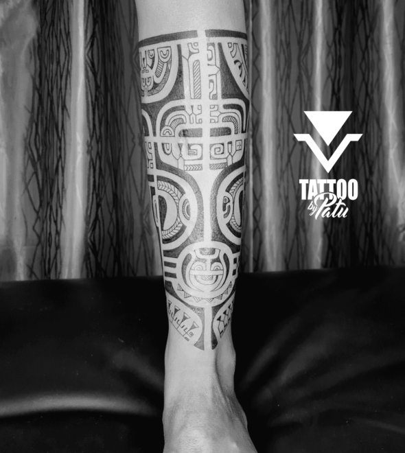 tatouage-tahiti-papeete-polynesien-black-patu-jambe